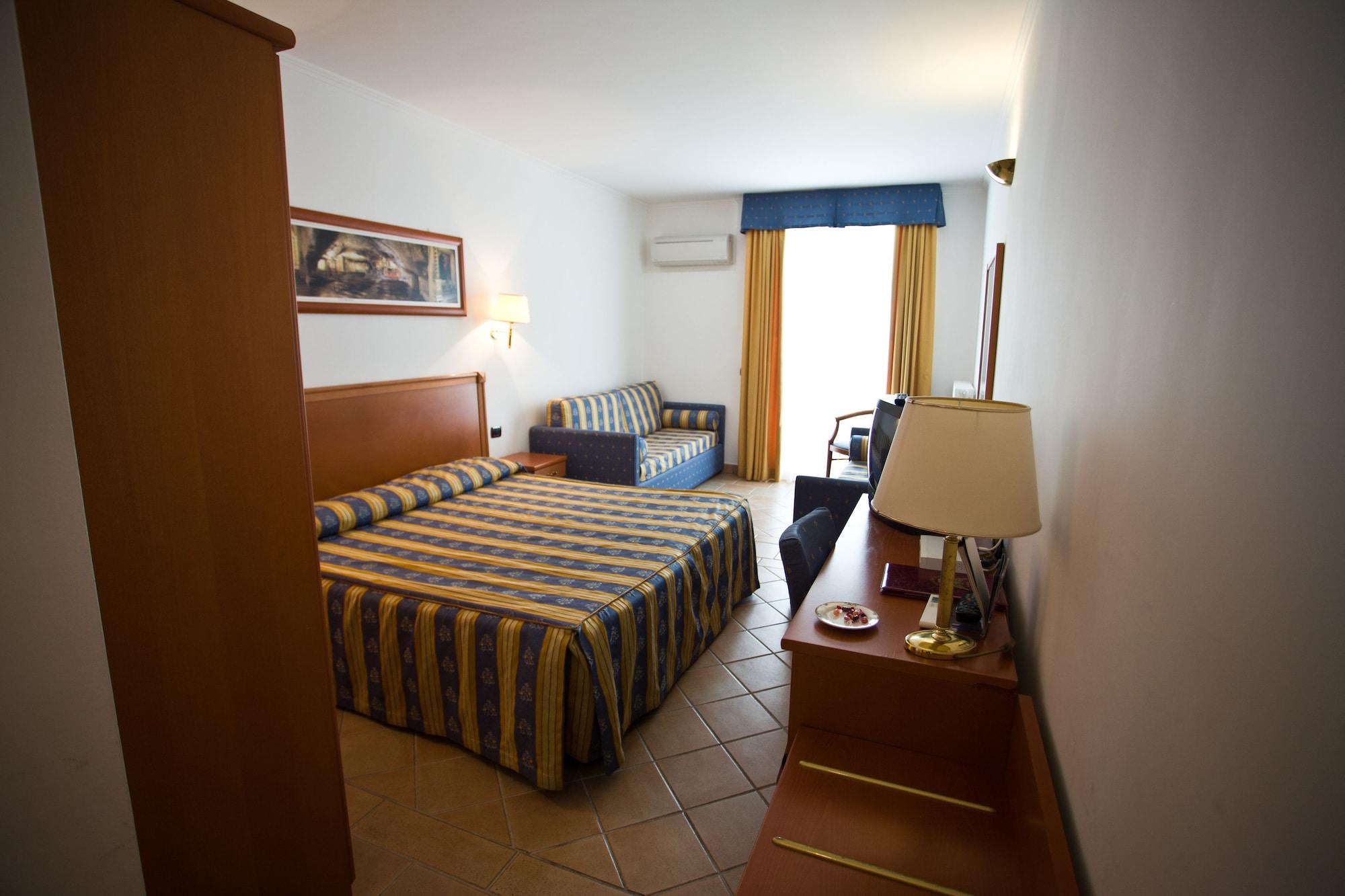 Palace Hotel San Michele Monte SantʼAngelo Esterno foto