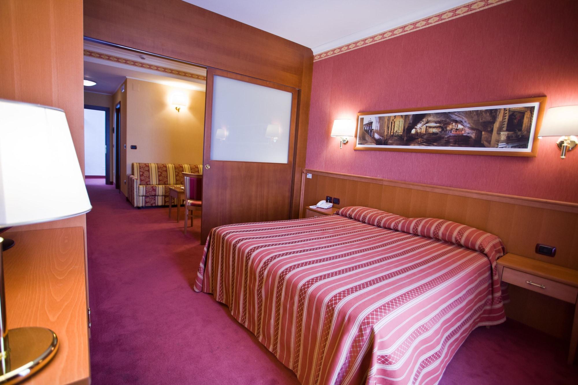 Palace Hotel San Michele Monte SantʼAngelo Esterno foto