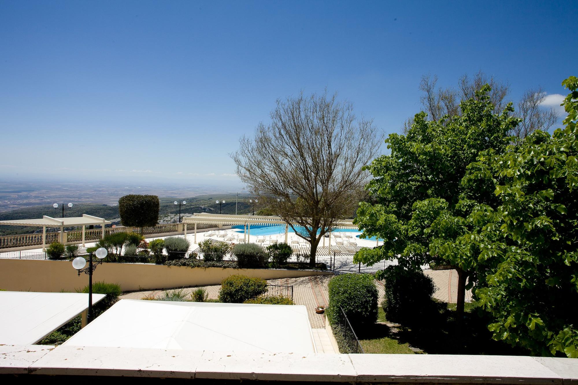 Palace Hotel San Michele Monte SantʼAngelo Esterno foto