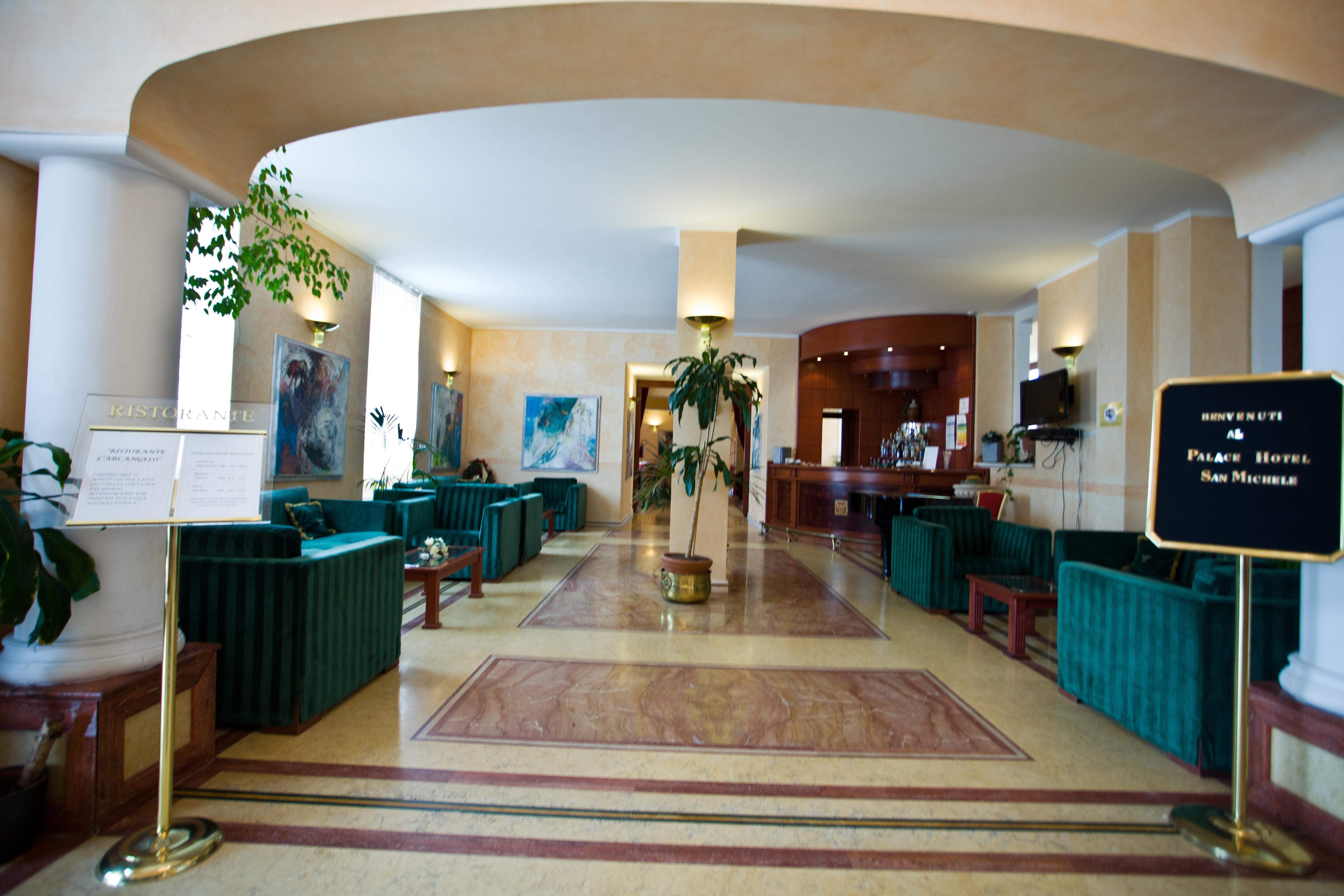 Palace Hotel San Michele Monte SantʼAngelo Esterno foto