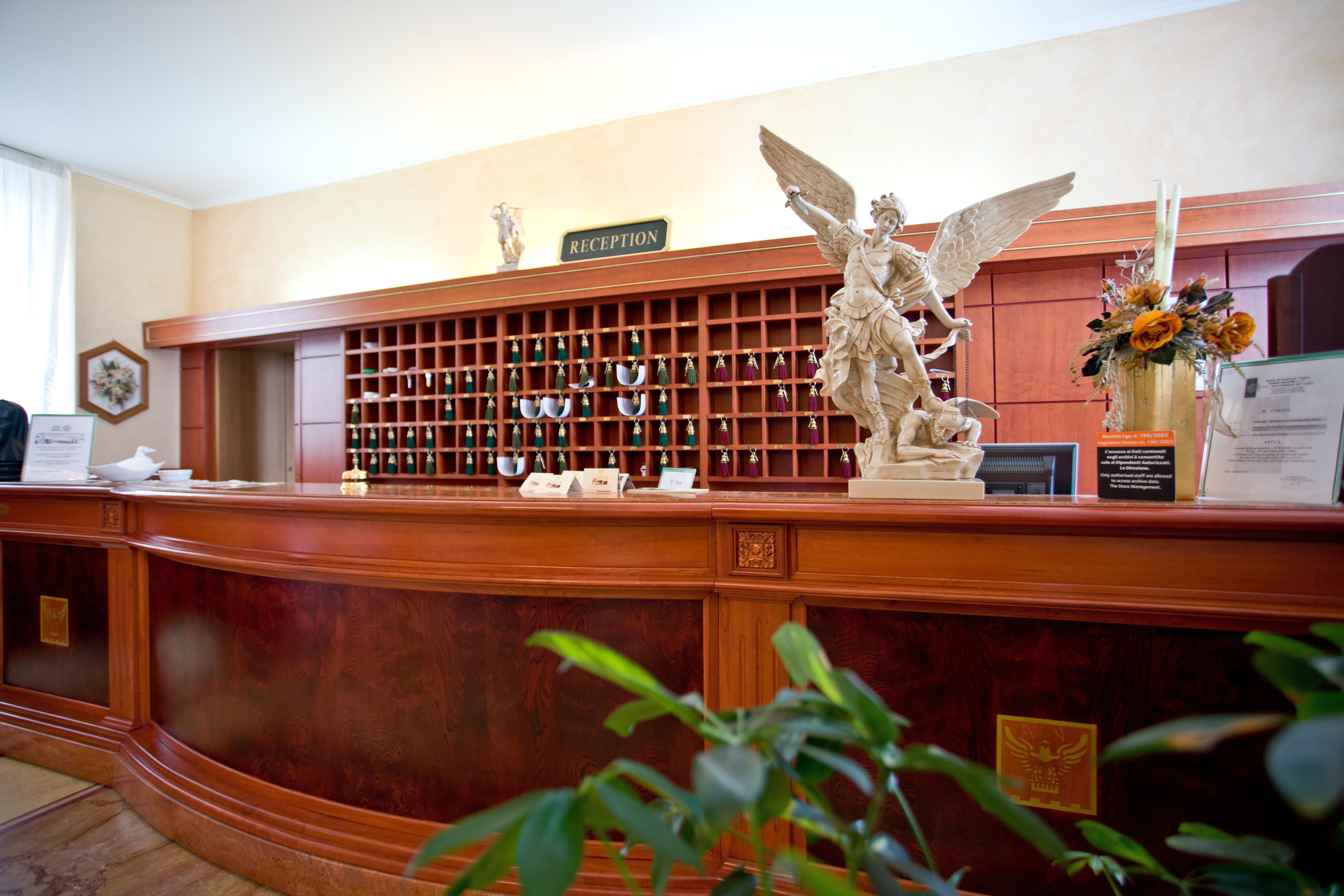 Palace Hotel San Michele Monte SantʼAngelo Esterno foto