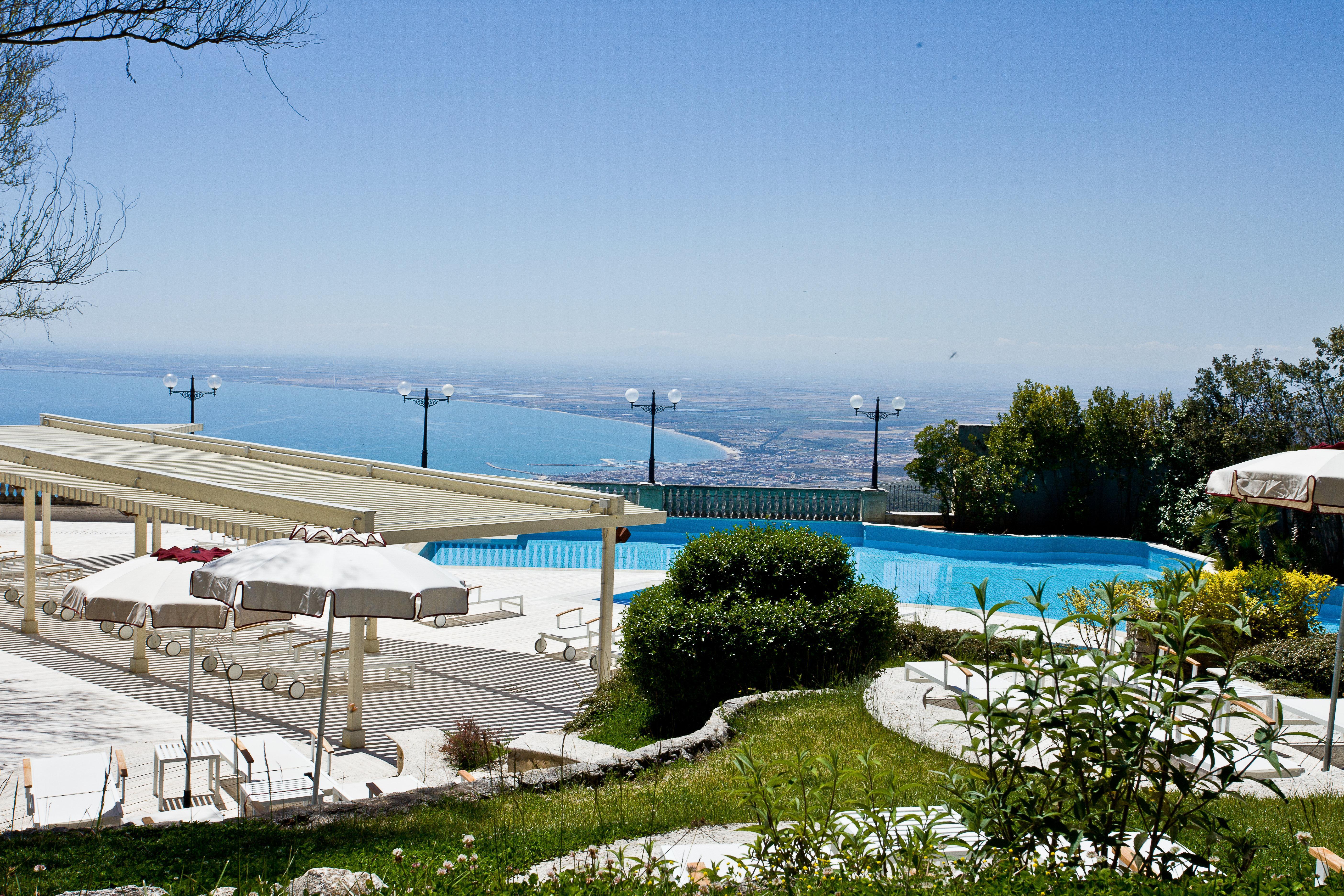 Palace Hotel San Michele Monte SantʼAngelo Esterno foto