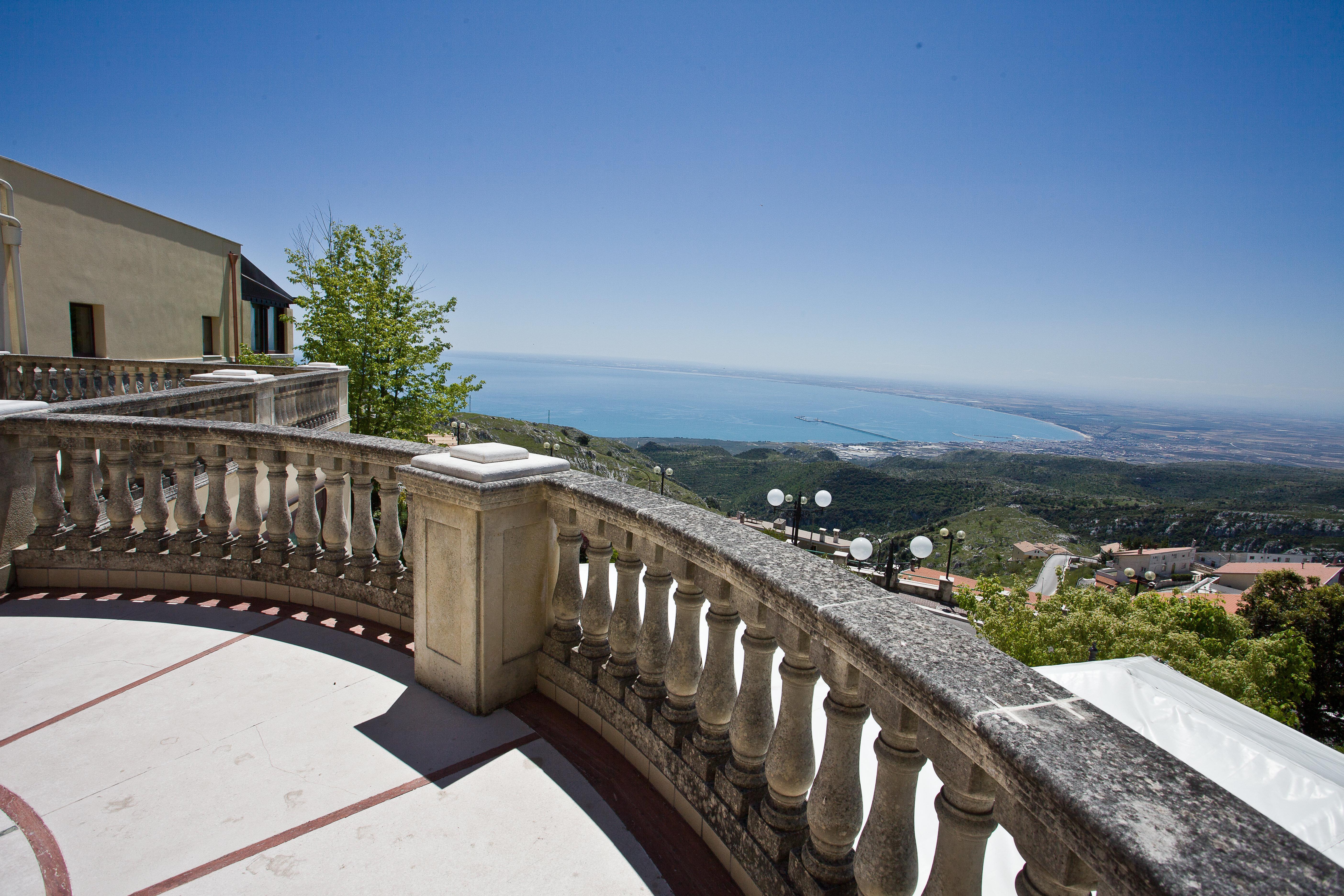 Palace Hotel San Michele Monte SantʼAngelo Esterno foto