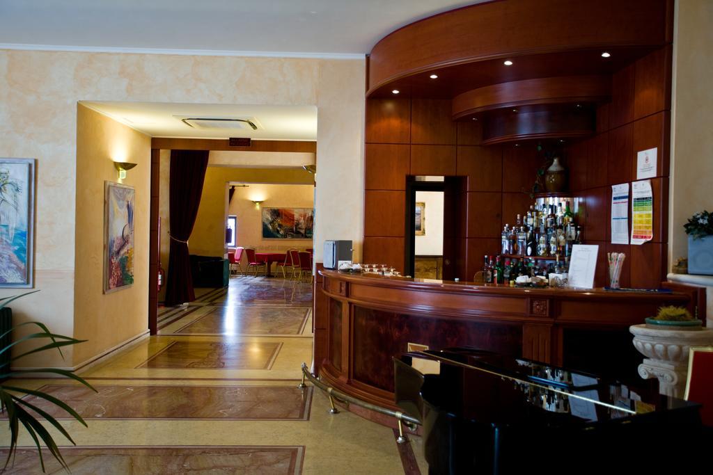 Palace Hotel San Michele Monte SantʼAngelo Esterno foto
